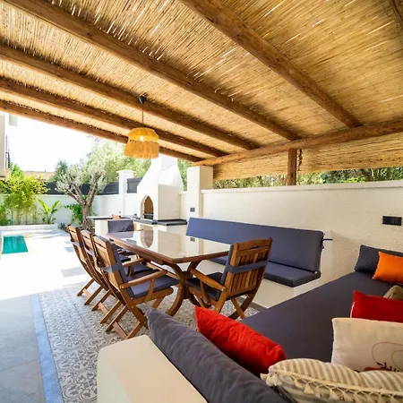 Вилла Casa Oliva 1 With Sauna Pool Patio & Bbq